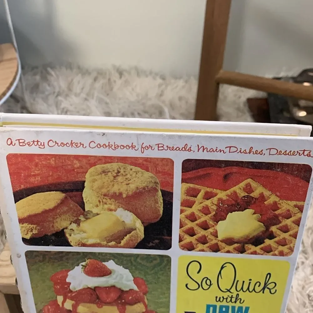 Vintage‎ 1967 General Mills Betty Crocker So Quick With New Bisquick Recipe Book